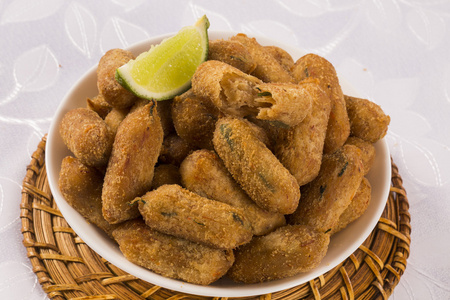 Krokety z hovězího masa s fazolkami 300
