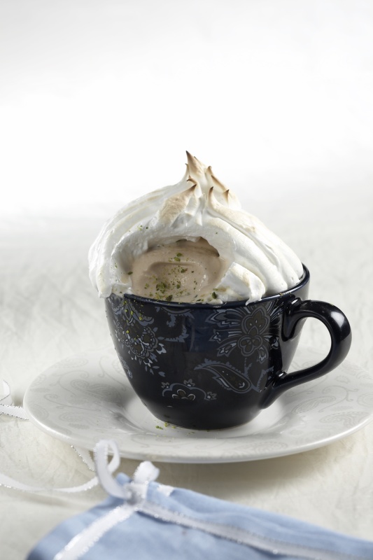 Zapečená zmrzlina s bílou čepicí Baked Ice Cream