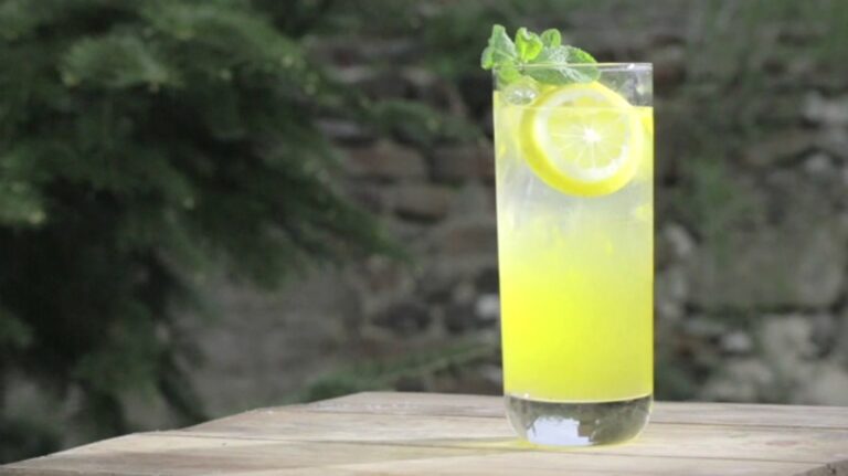 Citronová limonáda 62f8c6e19e486ca606eb62a82444e562