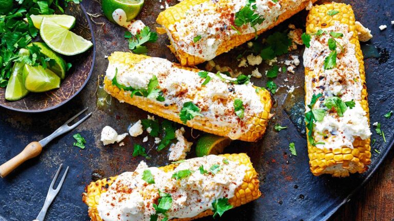 Elotes (mexická grilovaná kukuřice) Elotes_mexicka_grilovana_kukurice