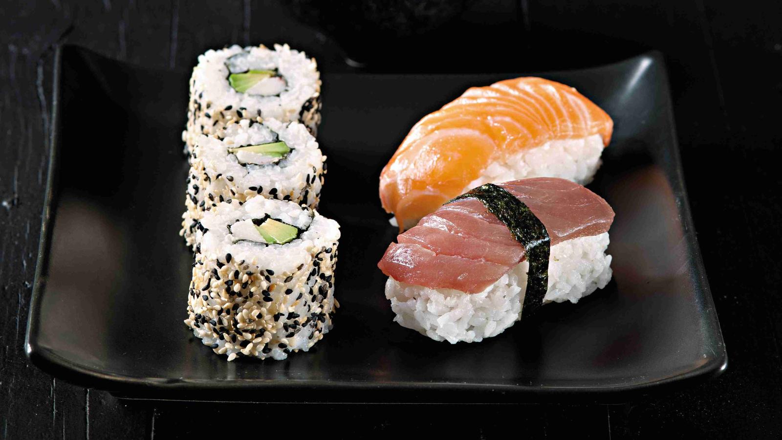 Kalifornská rolka & nigiri suši