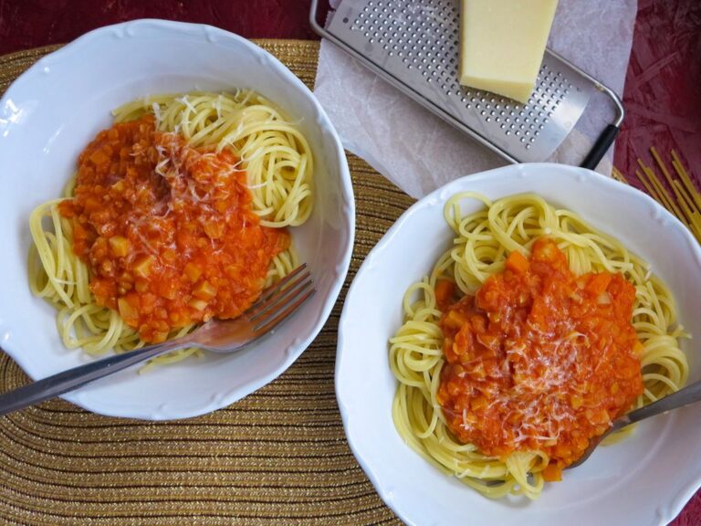 Boloňská omáčka z červené čočky cocka-bolonska-omacka-spagety