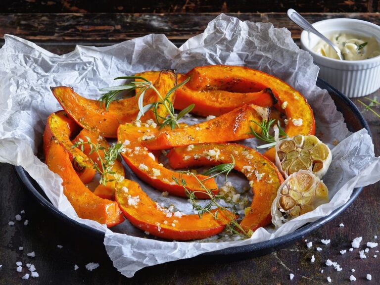 Pečená dýně s bylinkovým dipem pecena-dyne-recept-bylinky