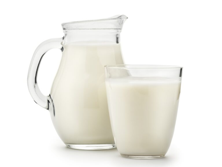 O mléku Natural whole milk