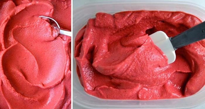 Zdravý mražený jahodový jogurt / zmrzlina