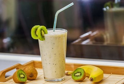 Banán a kiwi smoothie