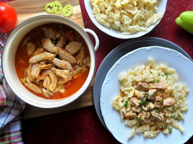 Kuřecí perkelt s haluškami perkelt-kureci-halusky-recept