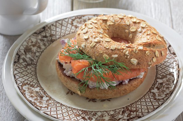 Bagel s lososem