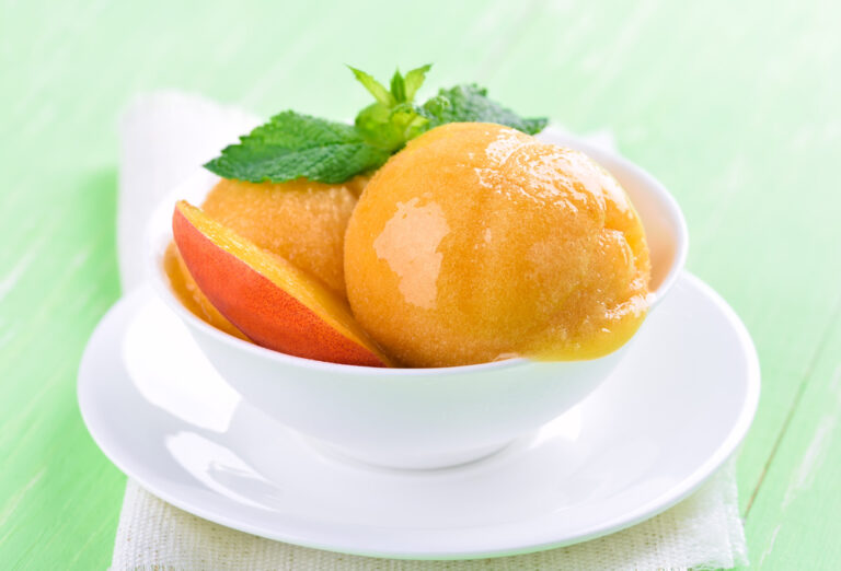 Broskvový sorbet s ryzlinkem 825fc24a5f1fbd480059cccb77569b08
