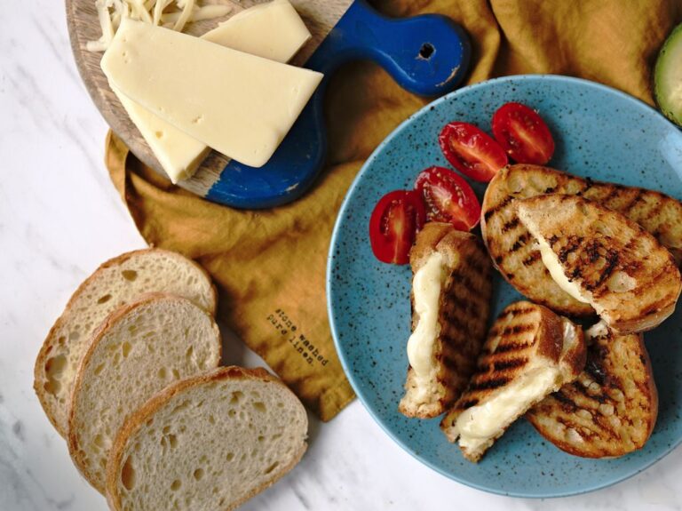 Teplý sýrový sendvič Grilled-cheese