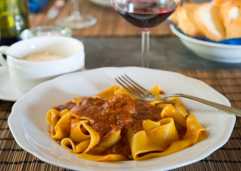 Papardelle s citronovým vepřovým masem d191139b07988377564da04d3f40bd82
