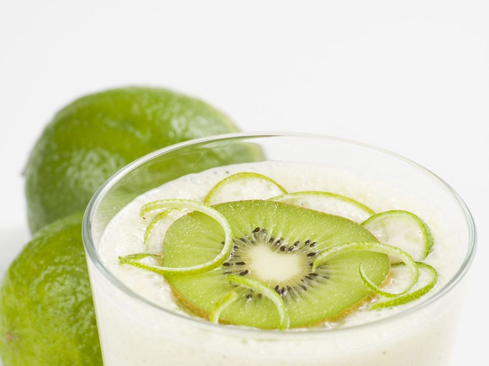 Svěží koktejl z jogurtu a kiwi