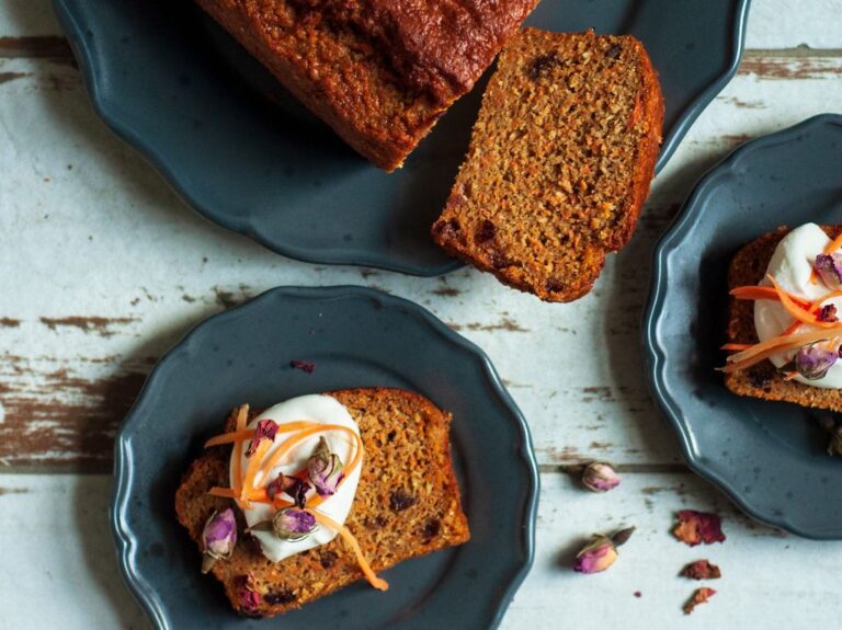 Vláčný mrkvový chlebíček s kysanou smetanou a kokosem mrkvovy-chlebicek