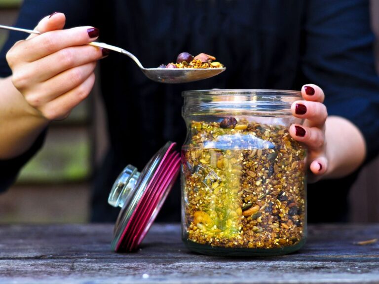 Domácí slané müsli s oříšky a semínky musli-recept-slane