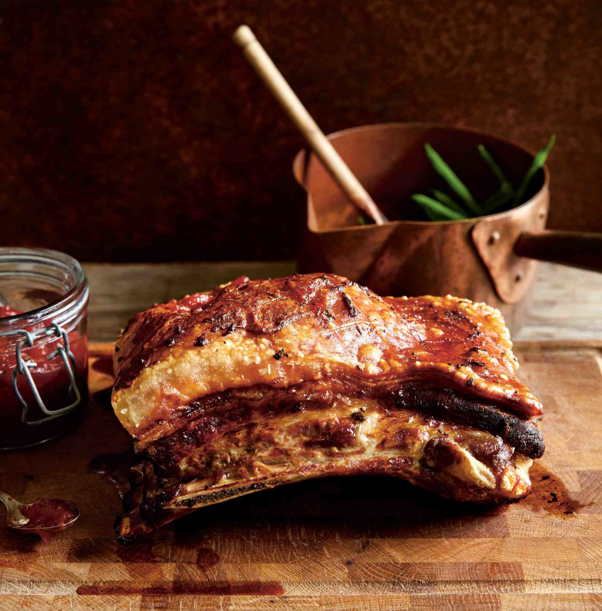 Vepřový bok na šalvěji a česneku s výraznou švestkovou omáčkou