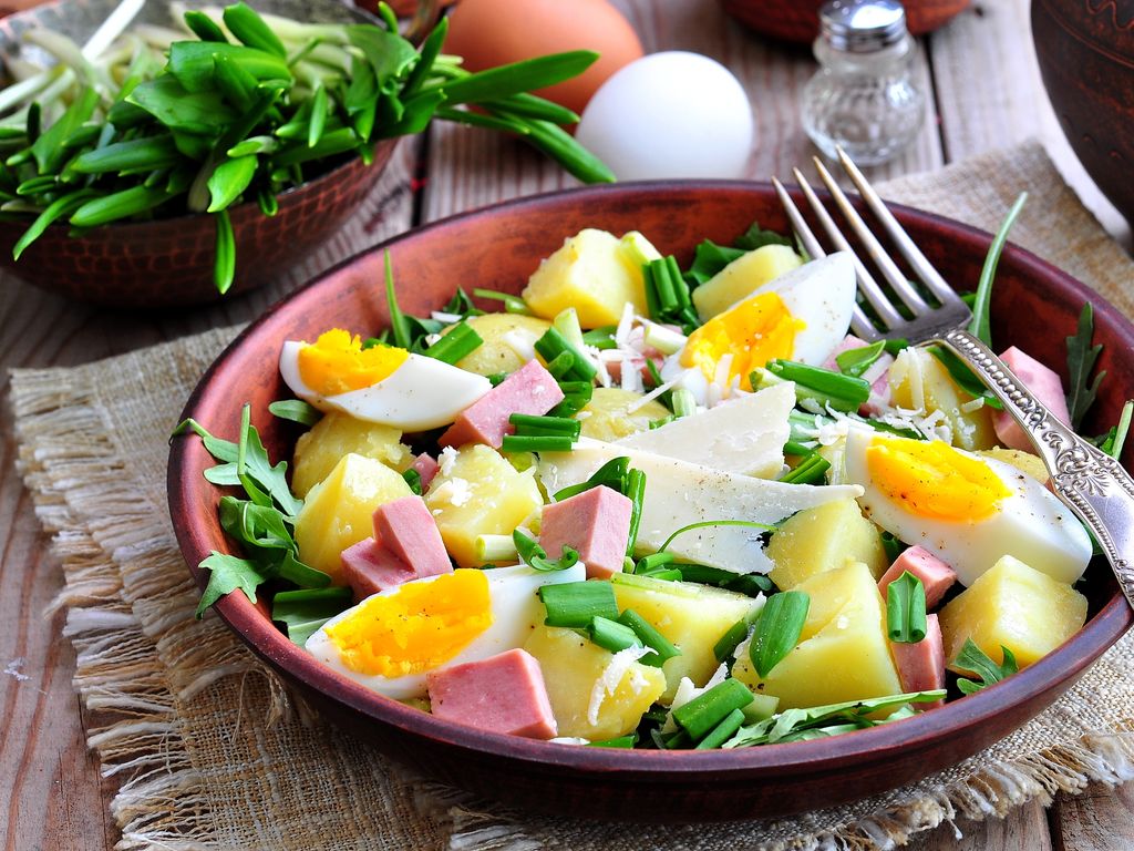 Bramborový salát s mozzarellou