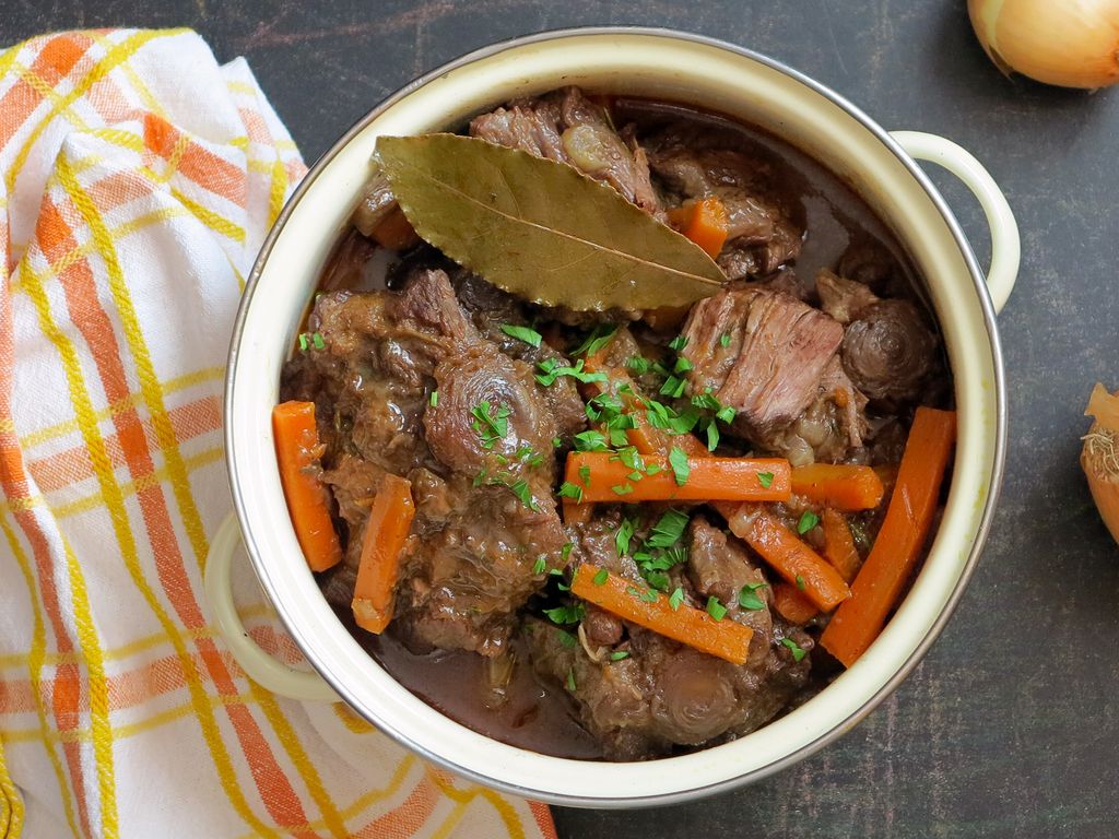 Hovězí oháňka na červeném víně