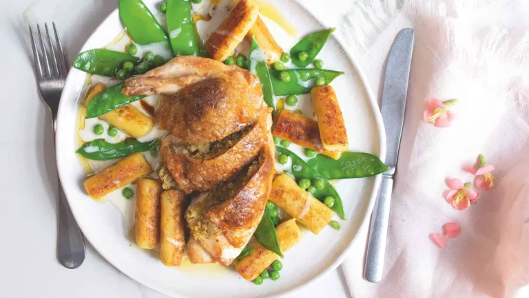 Kuřecí supreme s bramborovými noky a omáčkou allemande Kureci_supreme_s_bramborovymi_noky_a_omackou_allemande.jpg