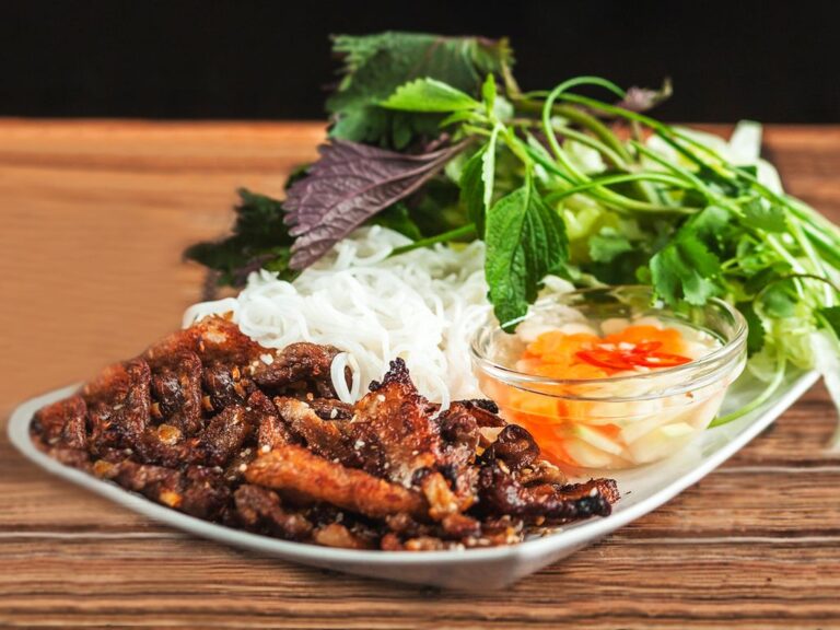 Grilovaný bůček bún chà L52NQ