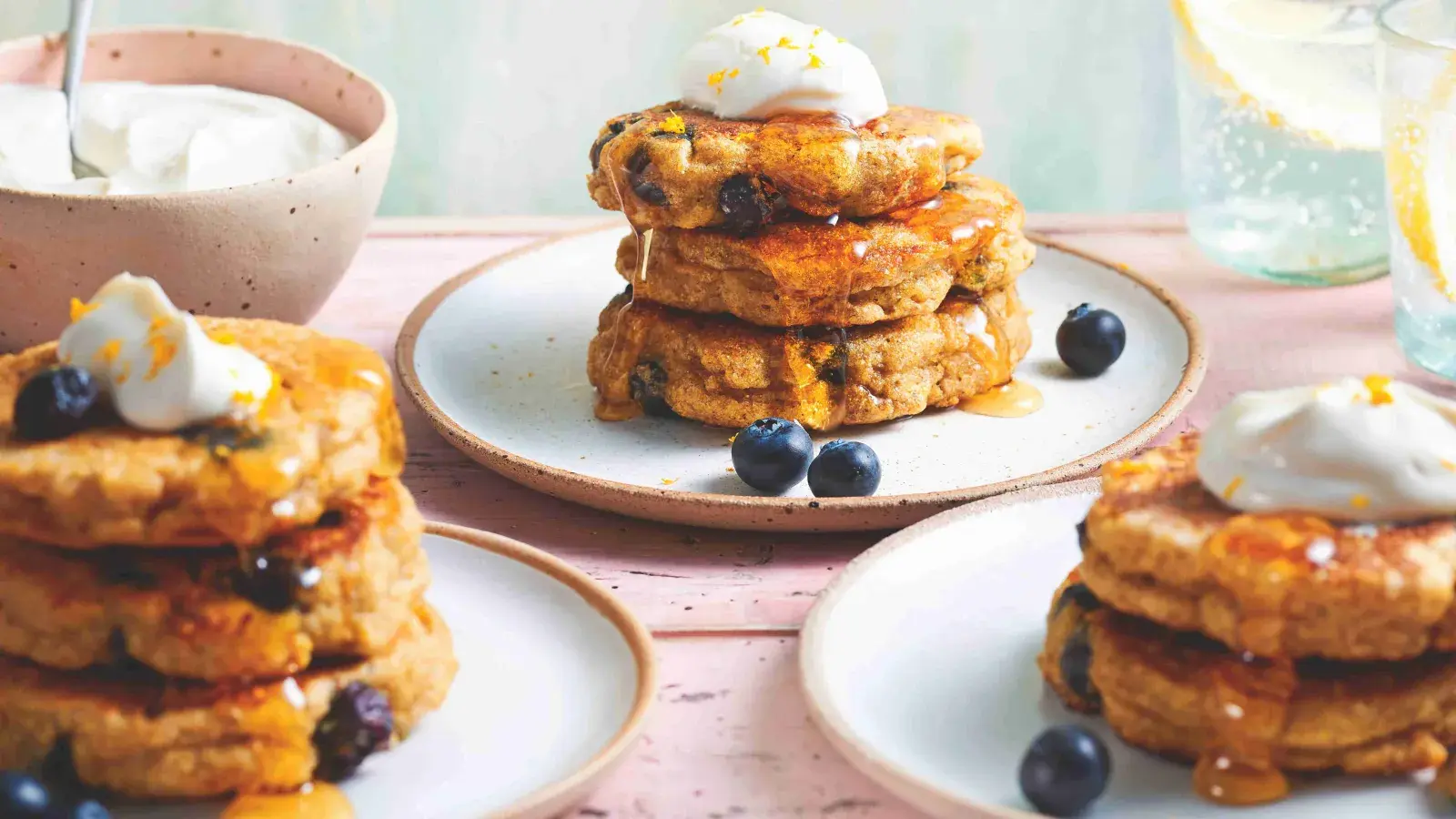 Lívance s kukuřičnou krupičkou a borůvkami