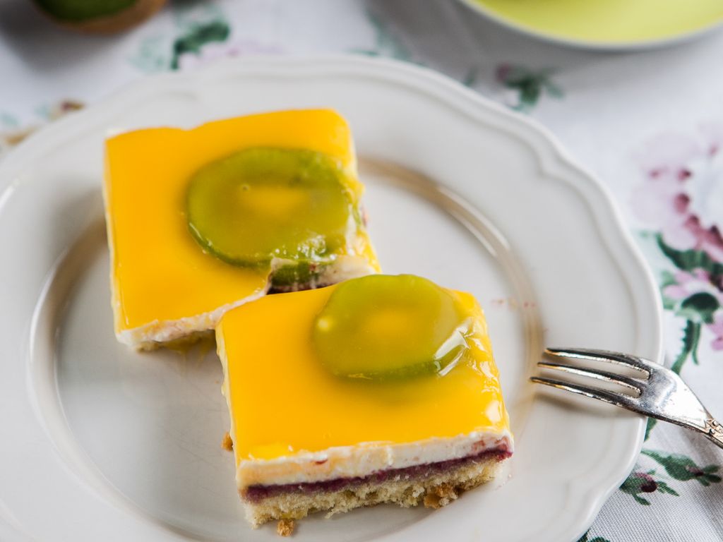 Kiwi řezy s pudinkovým krémem