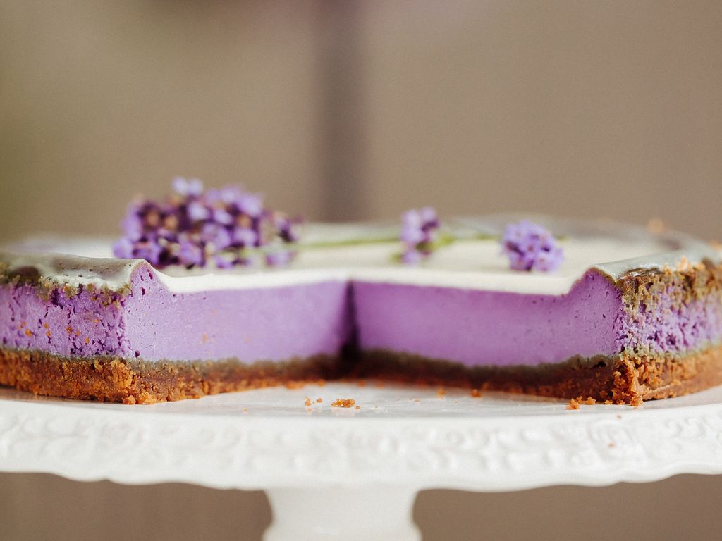 Levandulový cheesecake se zakysanou smetanou