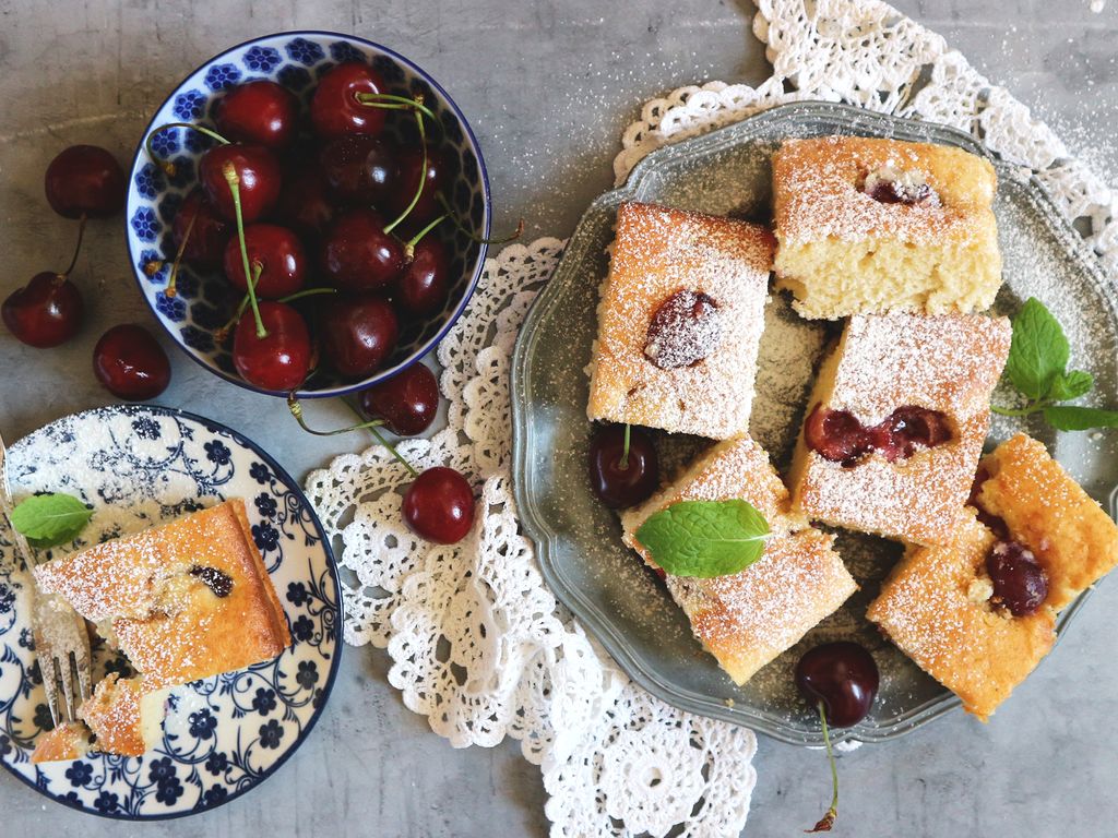 Třešňová bublanina se skořicí
