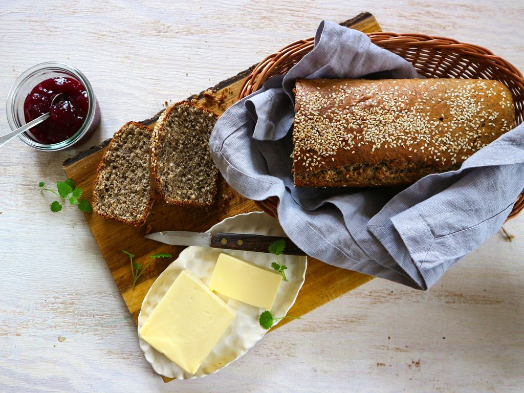 Makový chlebíček se sezamem