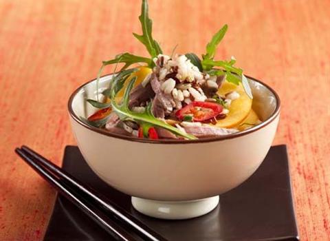 Rýžový salát s hovězím masem