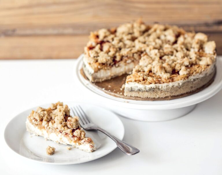 Jablkový cheesecake z ovesných vloček d8c3908a42062db07f611154658d0e79