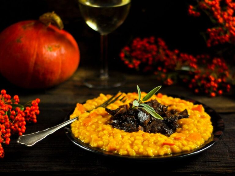 Dýňové krupoto se šalvějí, pomerančem a taženým daňčím masem danci-maso-rizoto-krupoto-dyne