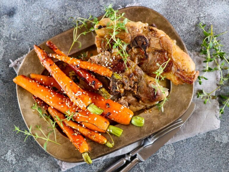 Jehněčí kotlety s karotkou jehneci-kotlety