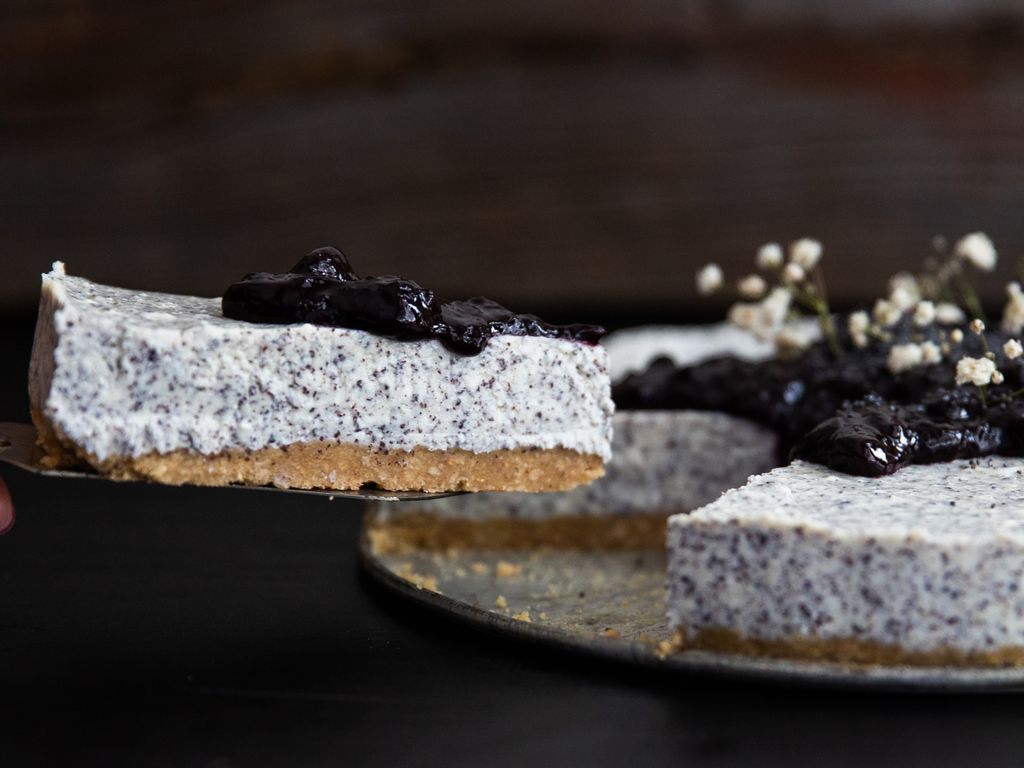 Nepečený makový cheesecake s tvarohem a bílou čokoládou
