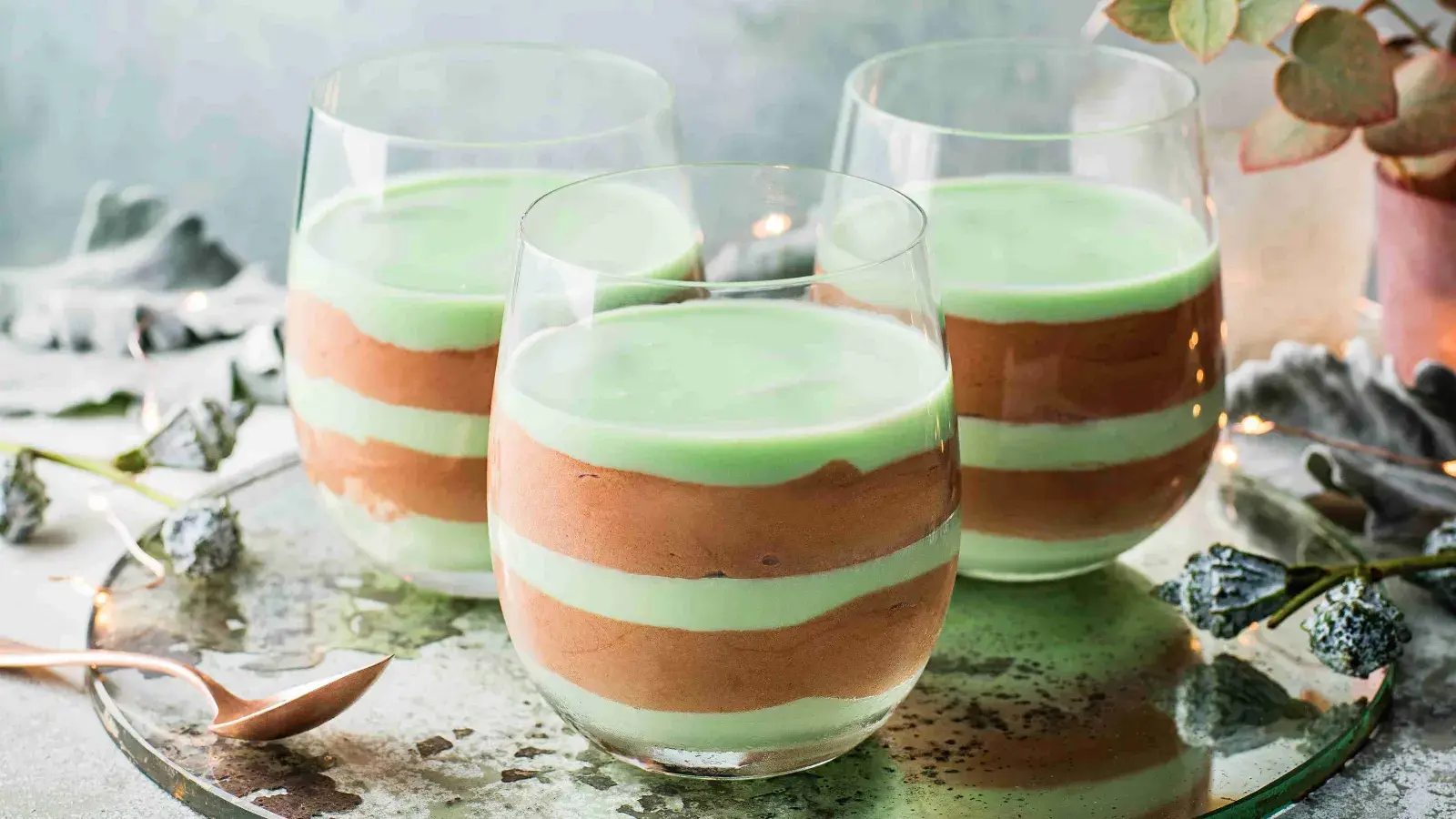 Pruhované skleničky s čokoládou a mátou
