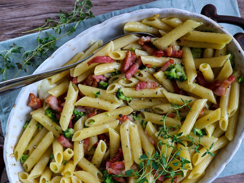 Zapečené těstoviny s brokolicovou omáčkou