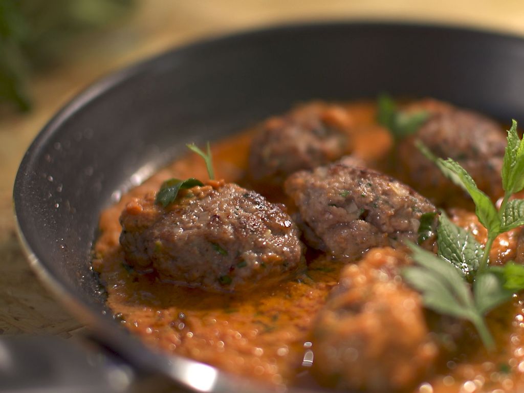 Turecké kofty v rajčato-jogurtové omáčce