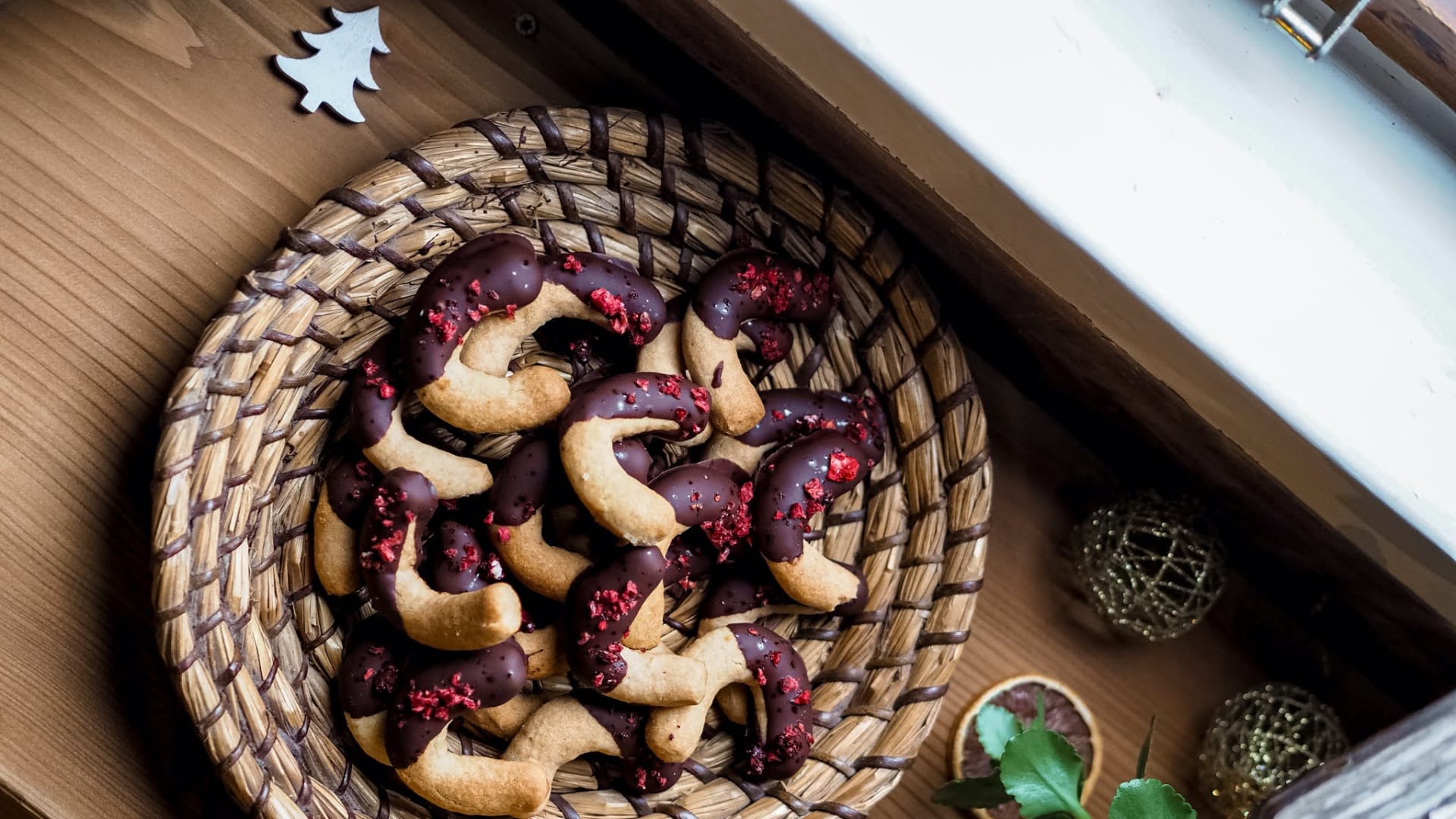 Polomáčené kešu rohlíčky