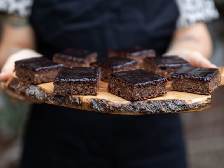 Kefírový perník s vločkami a medovou polevou pernik