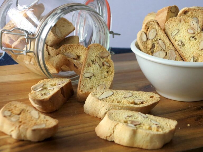 Cantuccini – italské mandlové sušenky susenky-cantuccini-recept