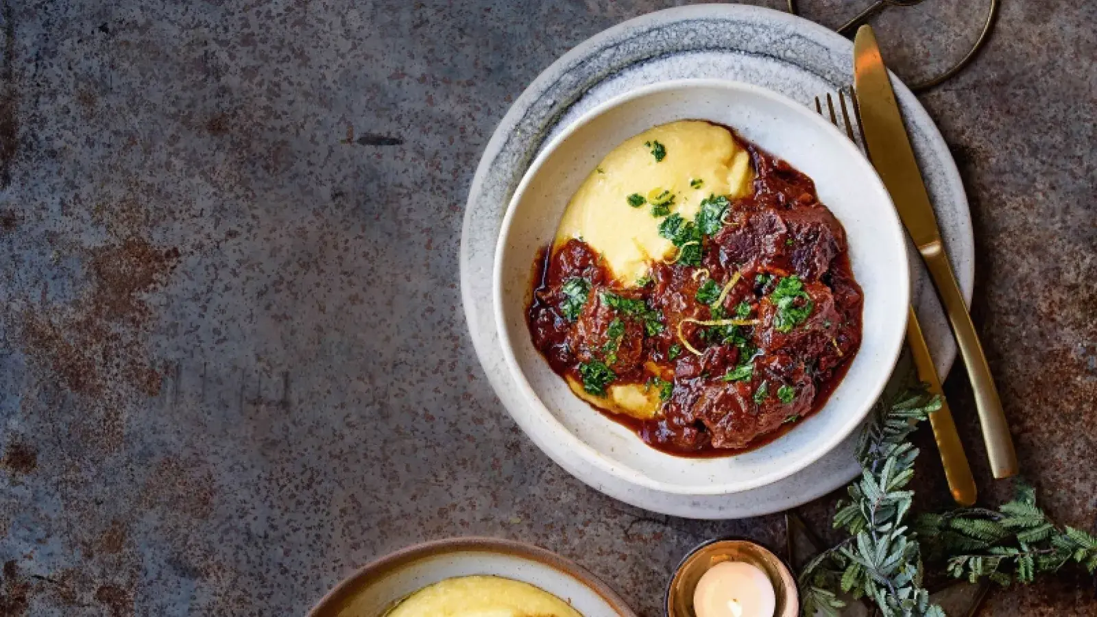 Opilá zvěřina se sýrovou polentou