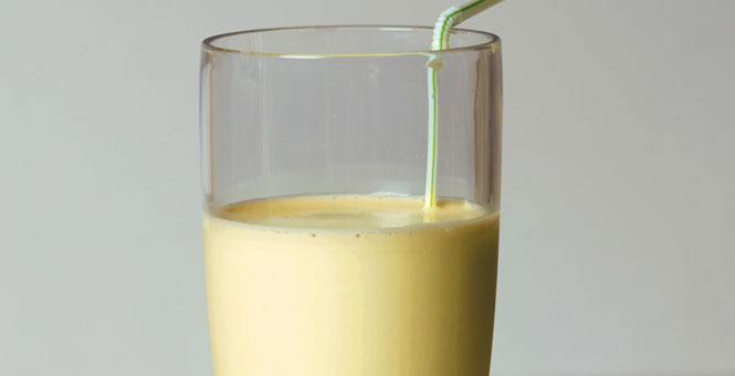 Salátové smoothie s banánem