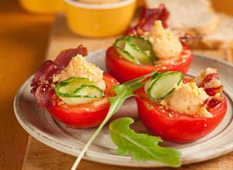 Rajčata plněná cizrnovou pastou