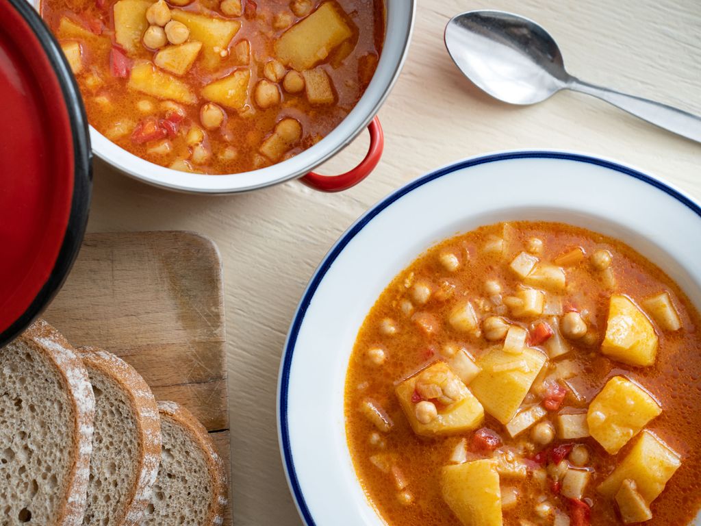 Hustá cizrnová polévka na způsob gulášové