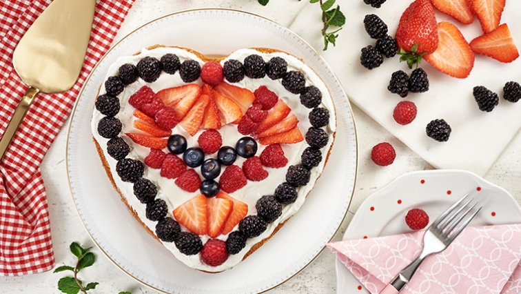 Jednoduchý srdcový koláč na oslavu