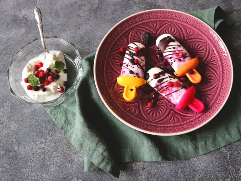 nanuk-zmrzlina-ovoce-cokolada-recept-sladke