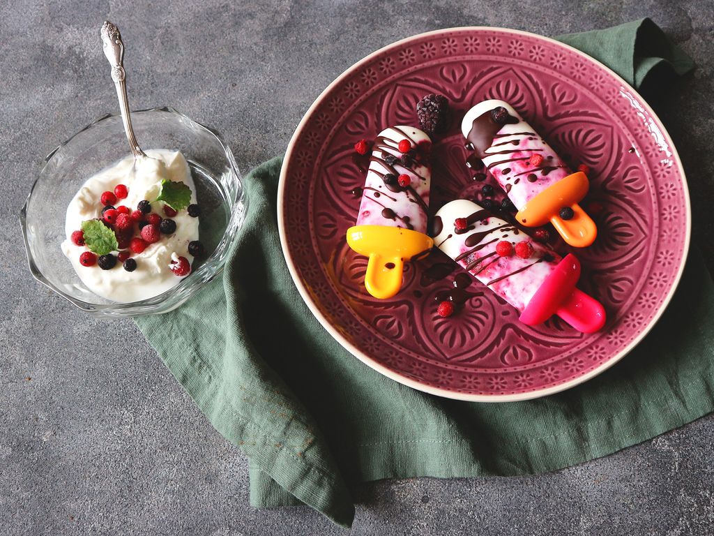 Domácí tvarohové nanuky s ovocem a čokoládou