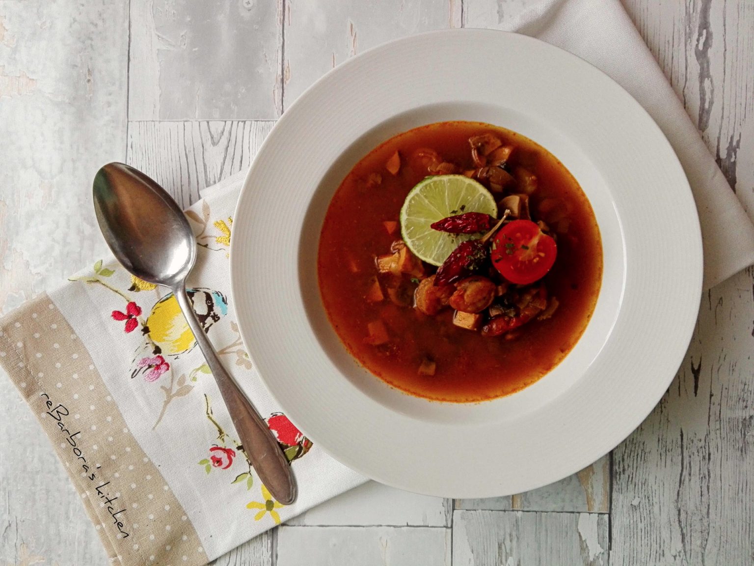 Thajská pikantní polévka s krevetami – tom yum goong