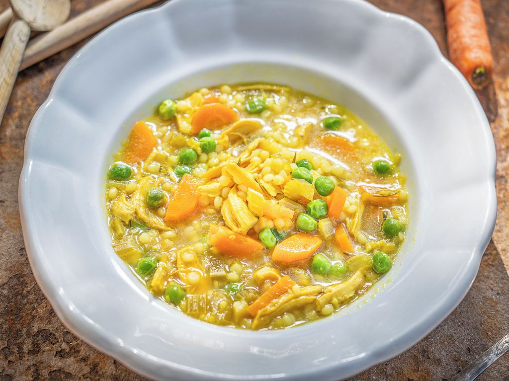 Pikantní kuřecí vývar s kuskusem