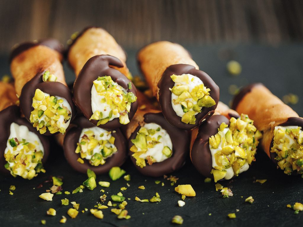 Sicilské cannoli: smažené trubičky s krémovou náplní