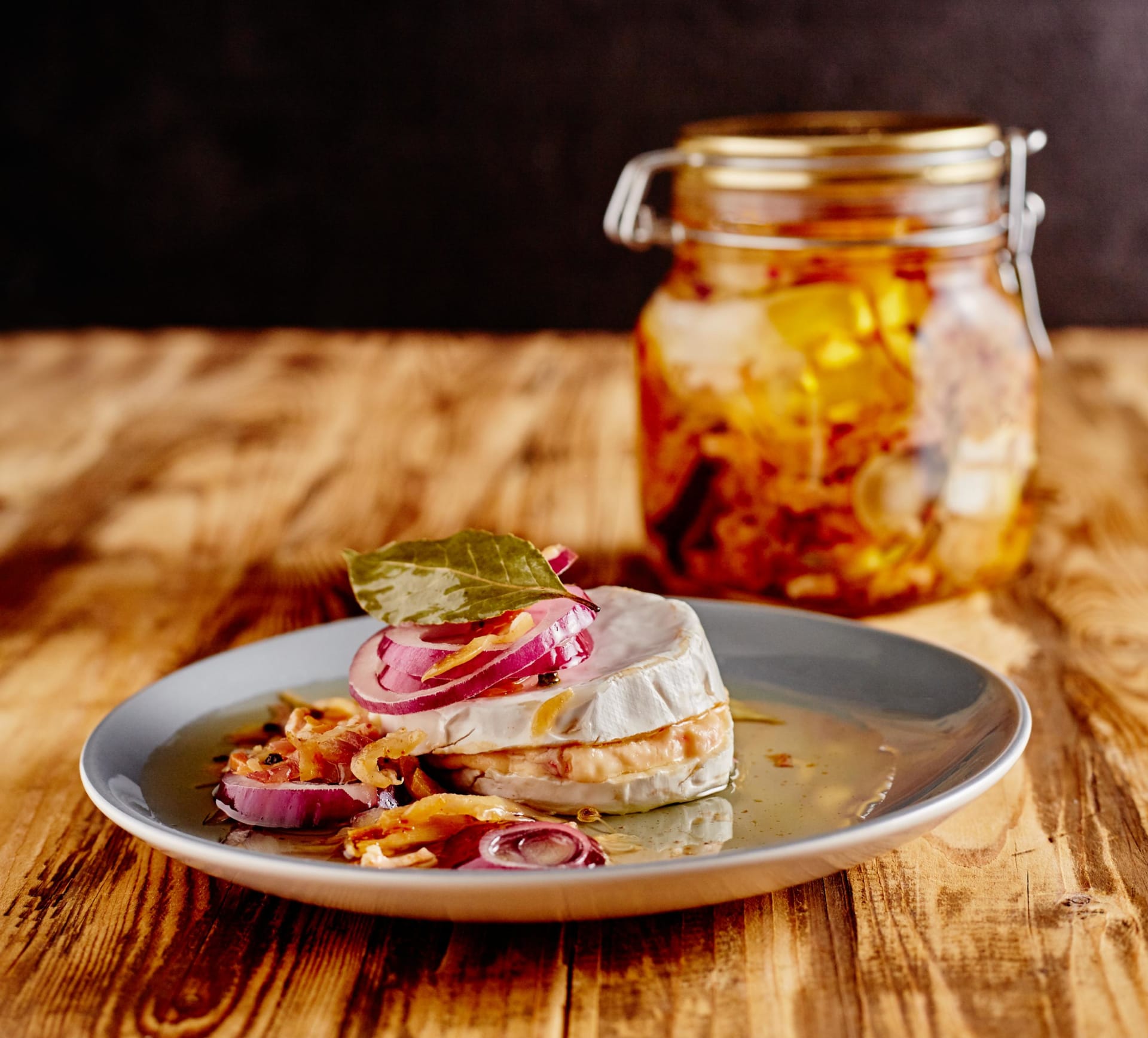 Naložený hermelín s houbami a kapustou